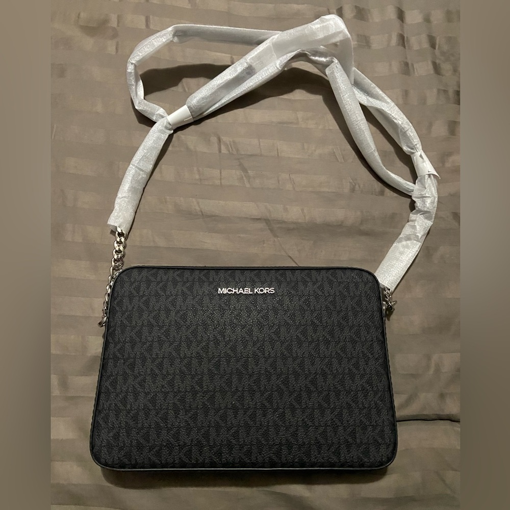 Michael Kors Jet Set Crossbody